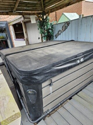 Outdoor Living Hot Tub with Balboa Colossus Controls - HU5 5SR