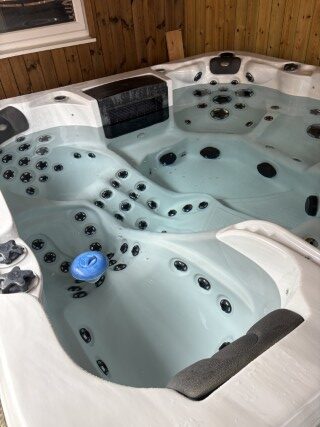 Premier Hot Tub 4 Seat & 2 Lounger 32amp - BM-TS8