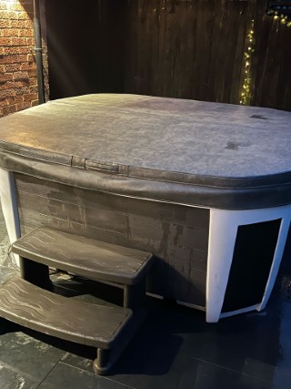 4a5c03b2-79c9-4fc0-b949-0f2f7134a319-1