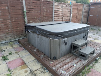 PXL_20250822_183711331.MP_ PXL_20250822_183711331.MP_