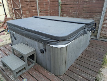 PXL_20250822_183803846.MP_ PXL_20250822_183803846.MP_