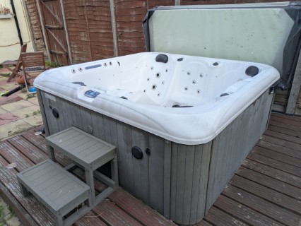 PXL_20250822_183905280.MP_ PXL_20250822_183905280.MP_