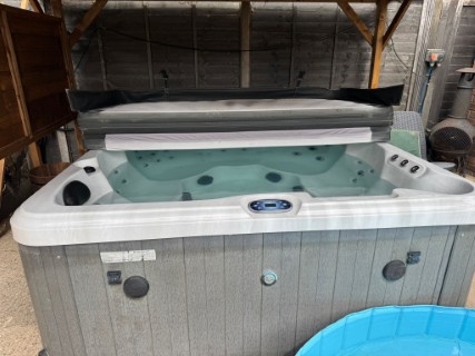 c2dfe727-e2e8-4168-8b2c-33e960b79e17