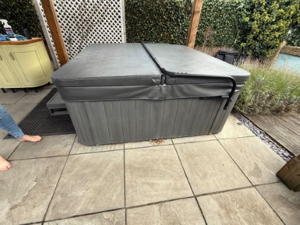 c876bd6e-a54c-47ae-a295-bc32a7e4e3ed