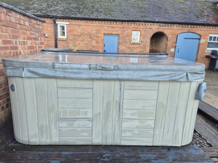 592312900_1968507350373764_799573231383185162_n